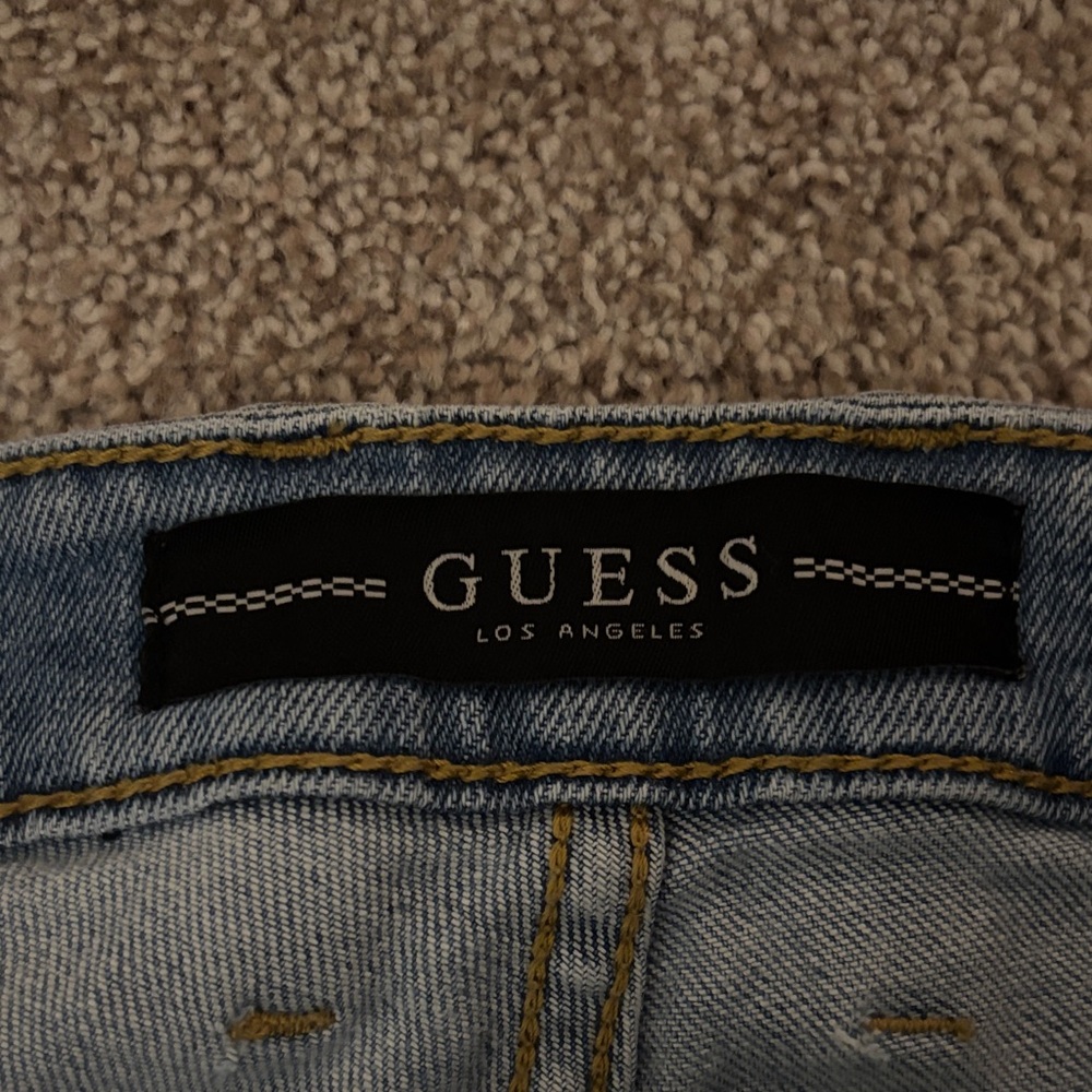 Guess Men's Slim Tapered Distressed Jeans in Faded Blue Wash - Picture 2 of 9